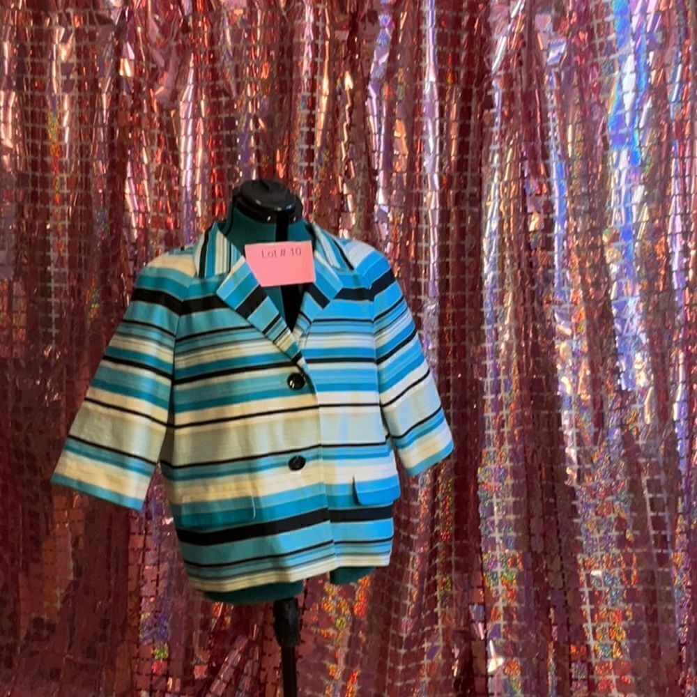 NWOT TALBOTS short jacket in size 16 petite
